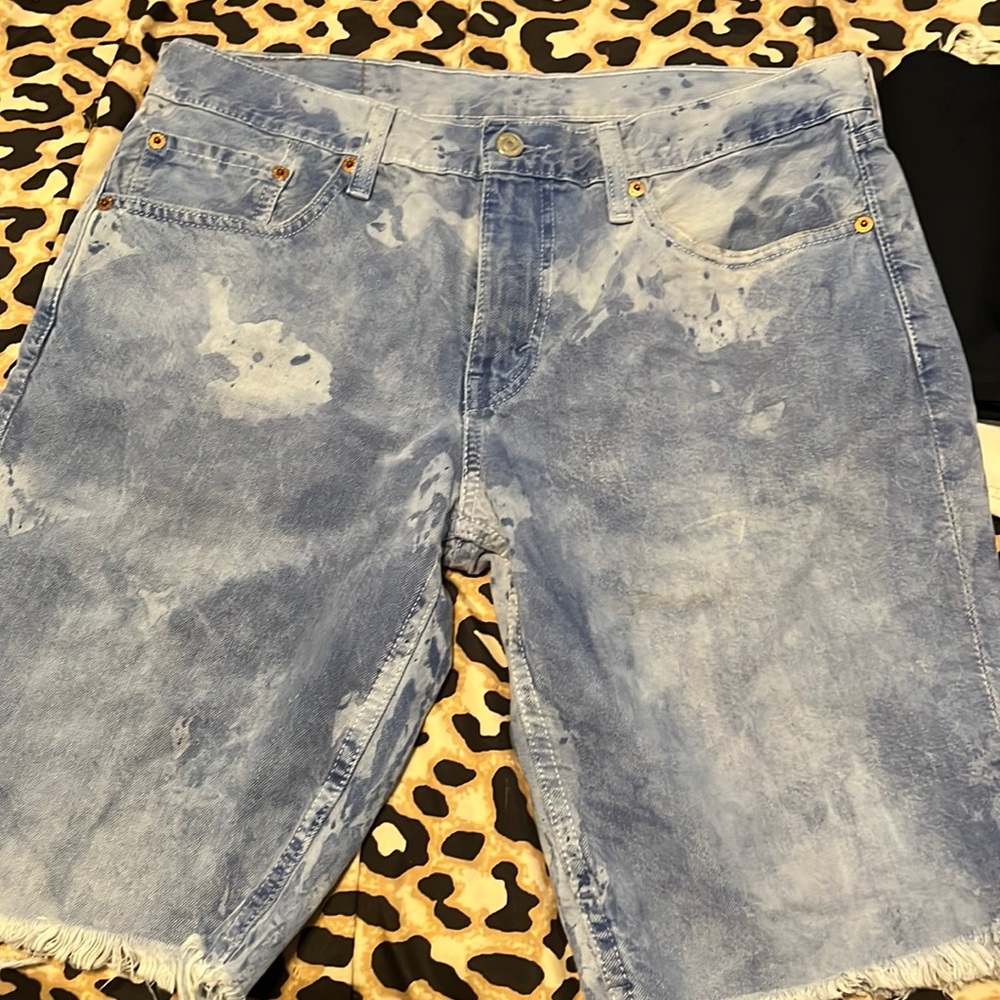 Levi Strauss & Co Jean Short, size 33.
